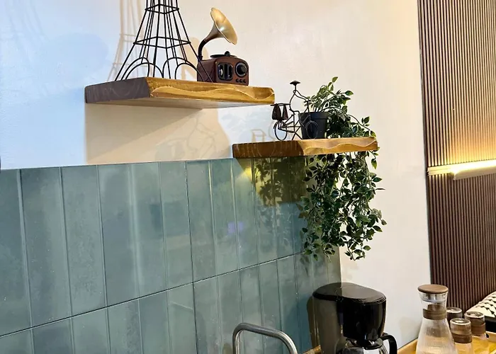 Apartahotel La Casa De La Gracia Divina- Near Naia Airport