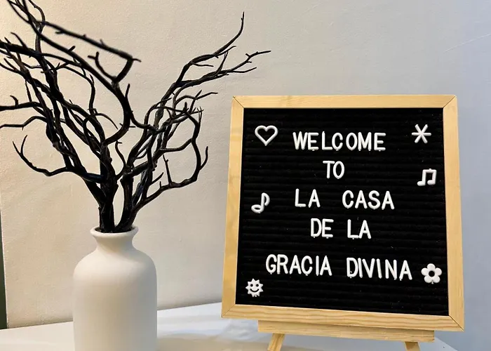 Apartahotel La Casa De La Gracia Divina- Near Naia Airport *